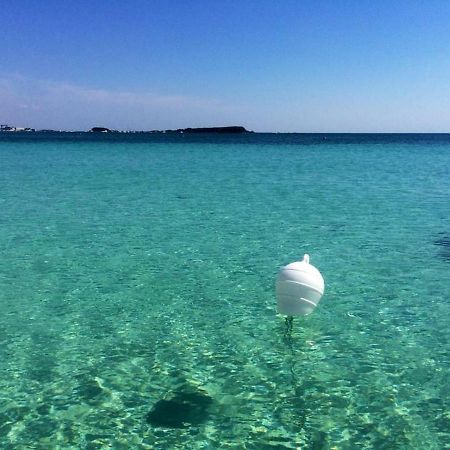 Villino Celeste Fronte Spiaggia Торре-Лапілло Екстер'єр фото